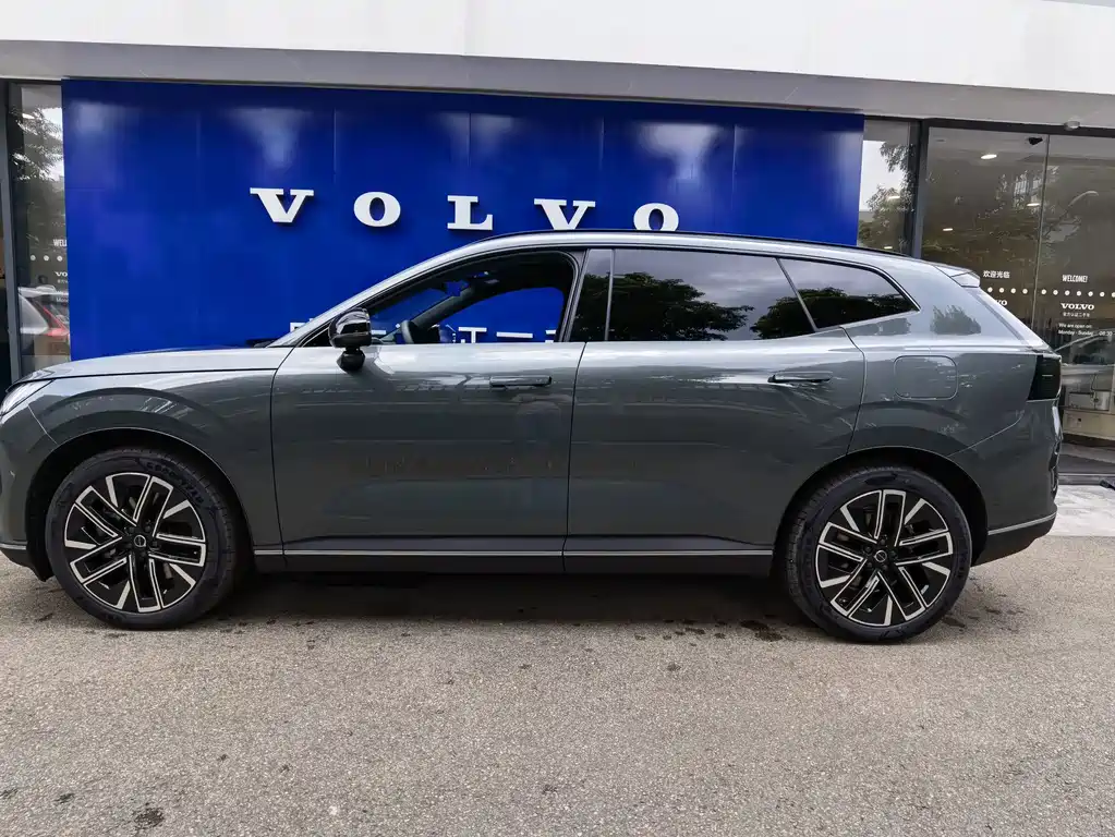 Volvo гибрид Volvo XC70 plug-in — миниатюра 4