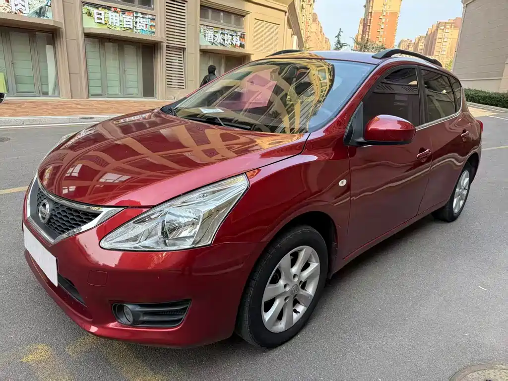 Nissan Tiida 2013