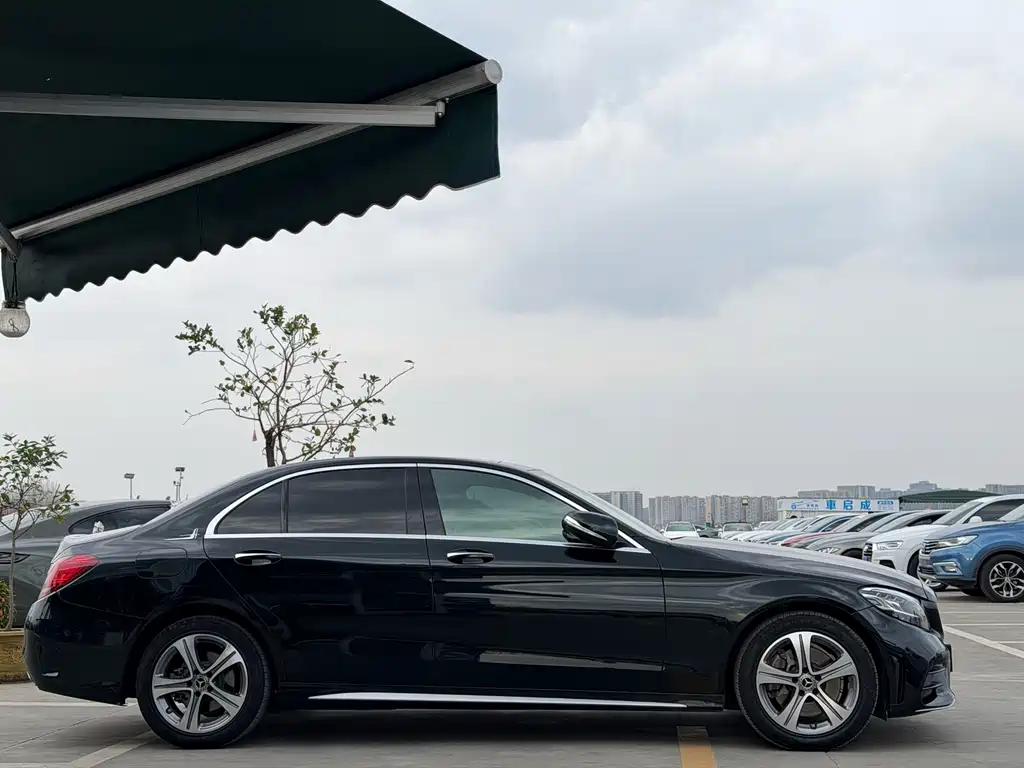 Mercedes-Benz C-Class — миниатюра 3