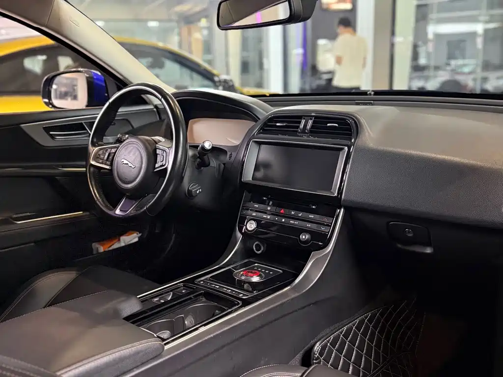 Jaguar XEL — миниатюра 13