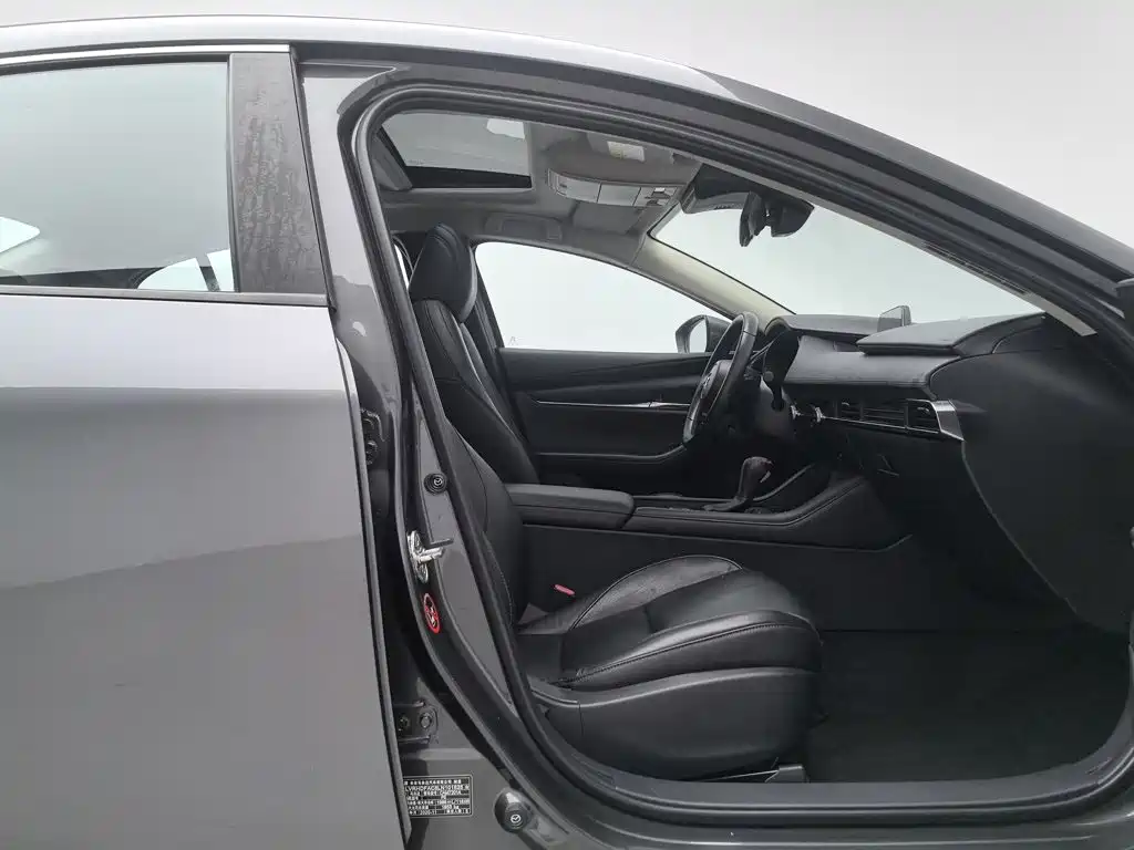 Mazda 3 Axela — миниатюра 23