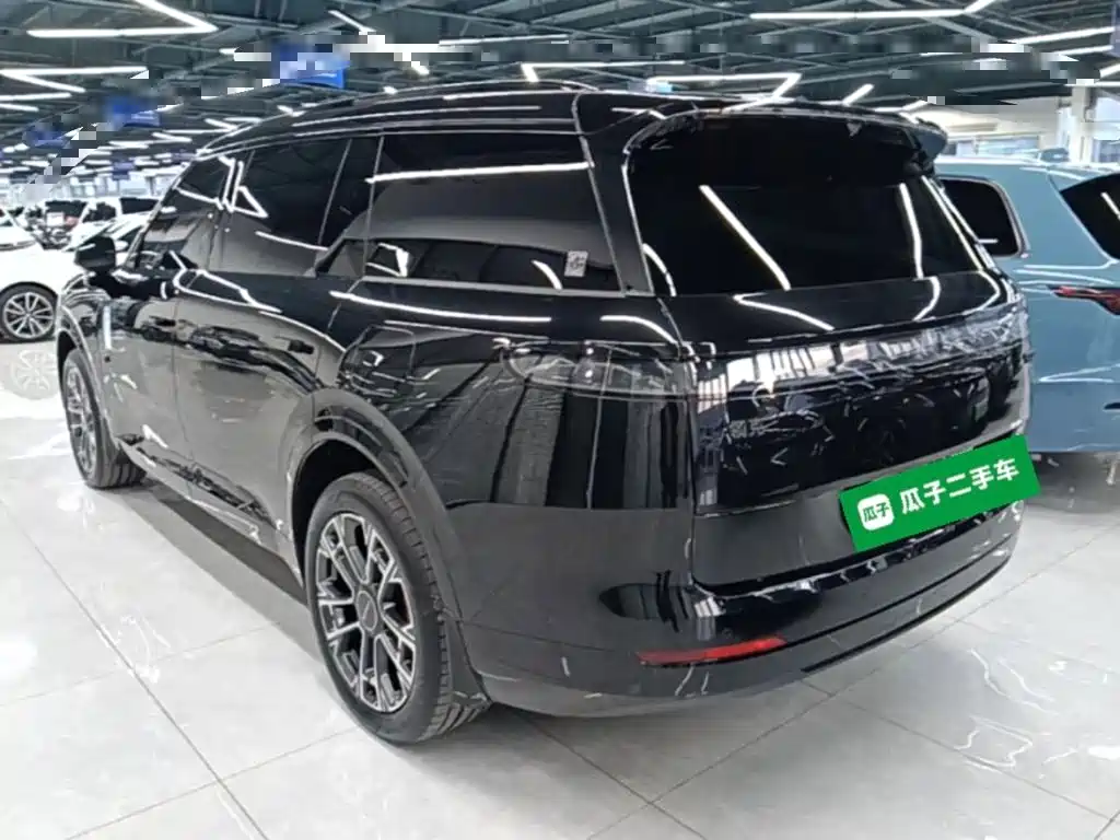 Lynk & Co 900 — миниатюра 5