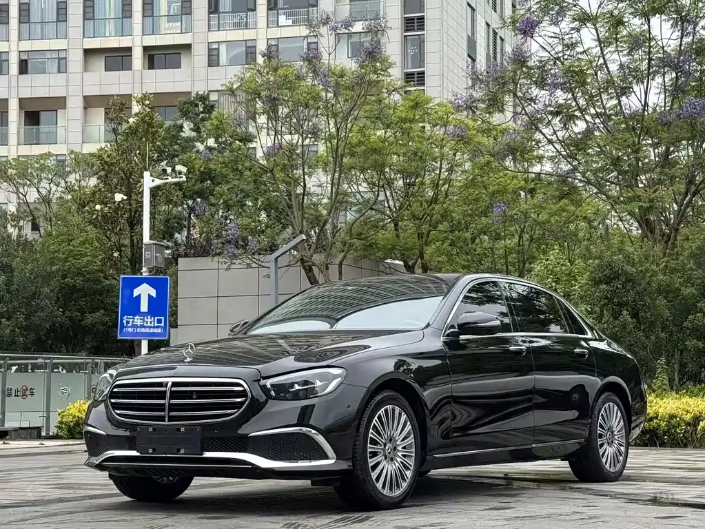 Mercedes-Benz E-Class 2022