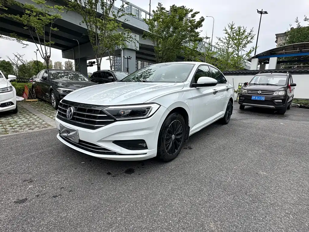 Volkswagen Sagitar 2019