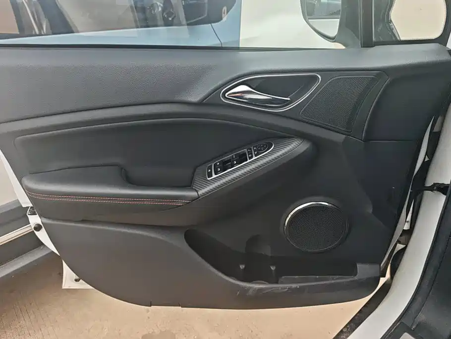 BYD Yuan — миниатюра 7
