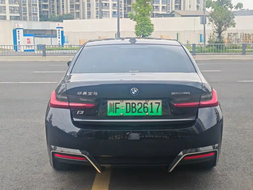 BMW i3 — миниатюра 10