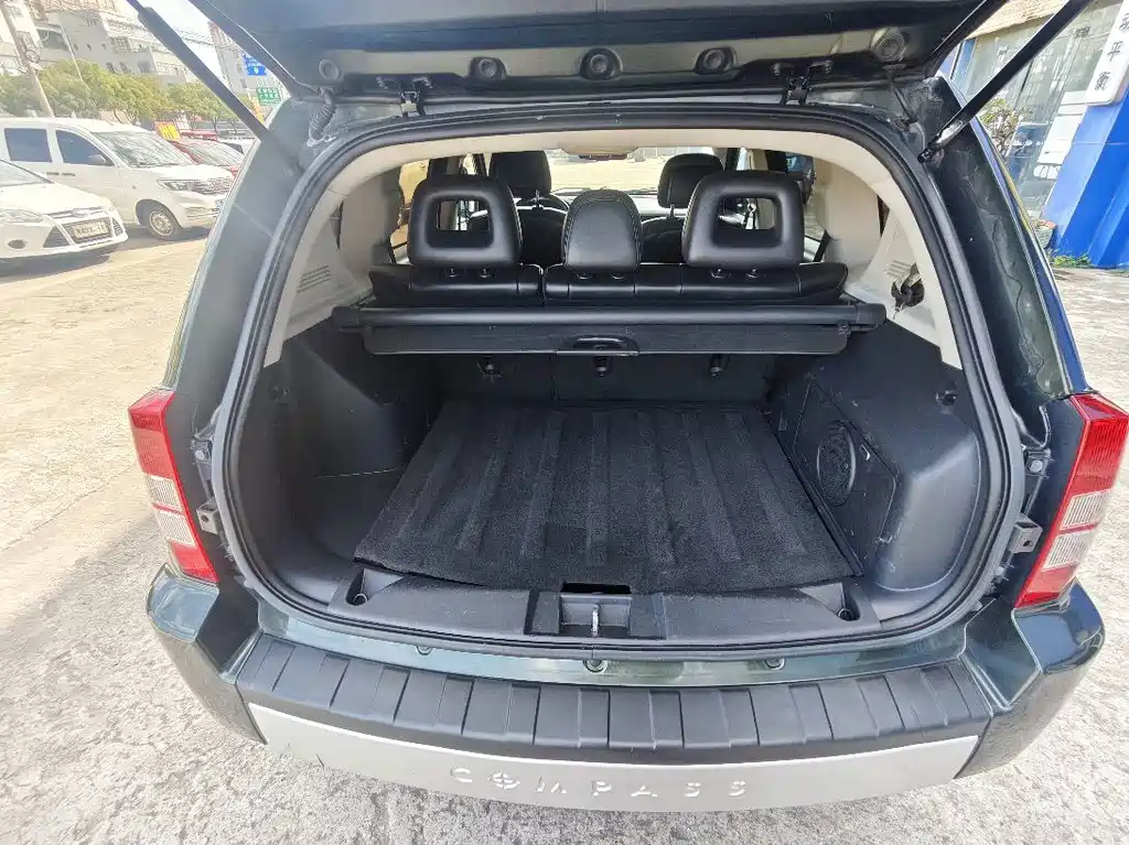 Jeep Compass (Import) — миниатюра 14