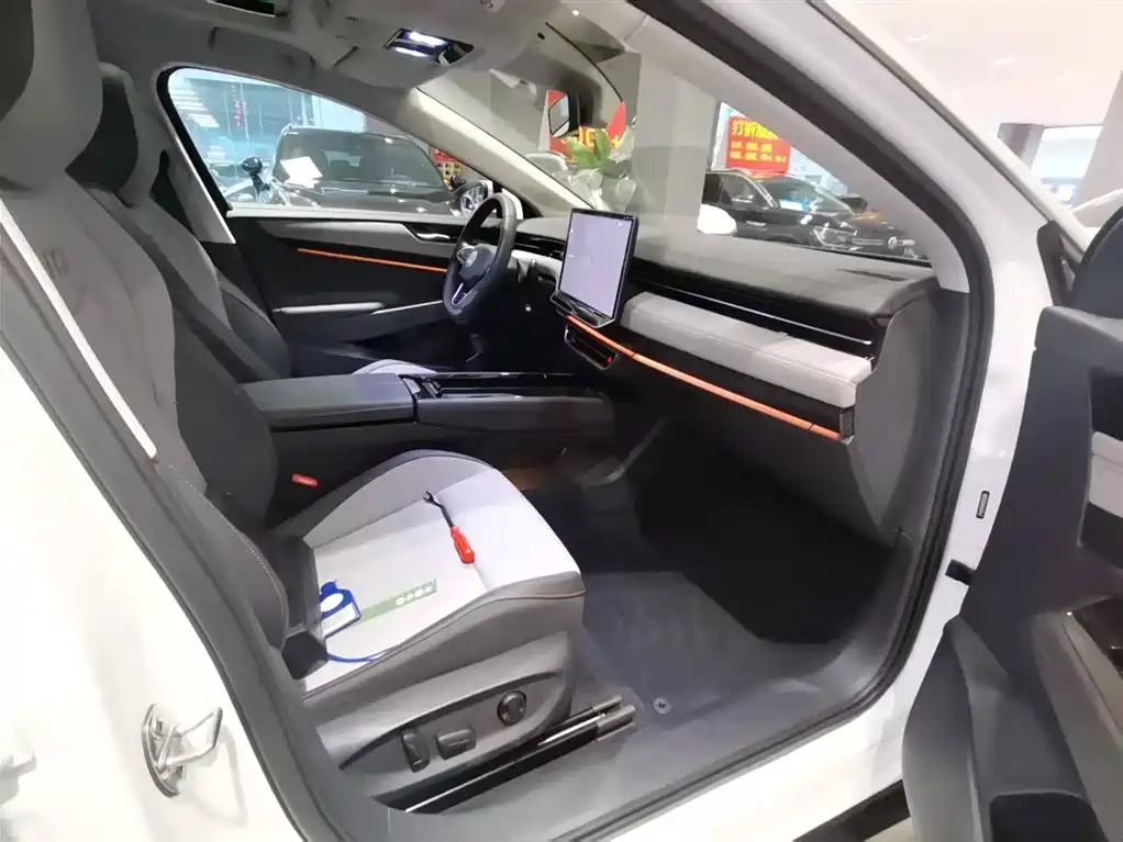 VOLKSWAGEN ID.7 VIZZION