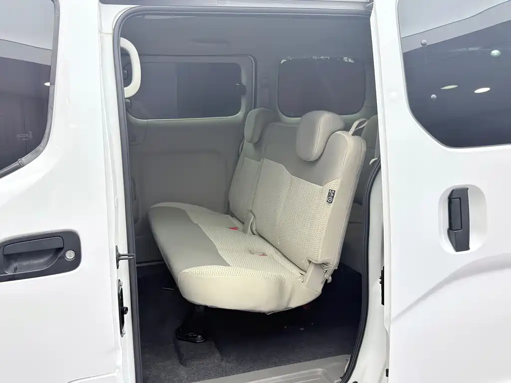 Nissan NV200 — миниатюра 13