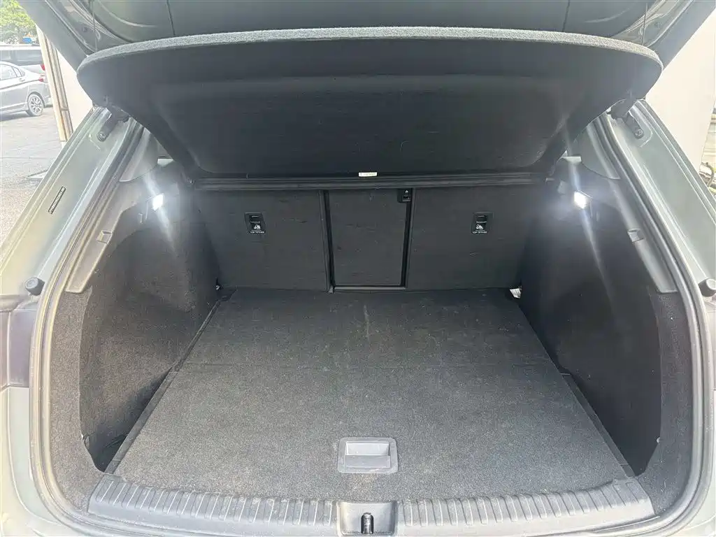 Audi Q4 e-tron — миниатюра 6