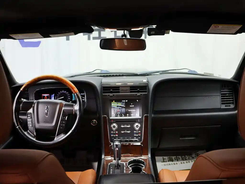 Lincoln Navigator — миниатюра 9
