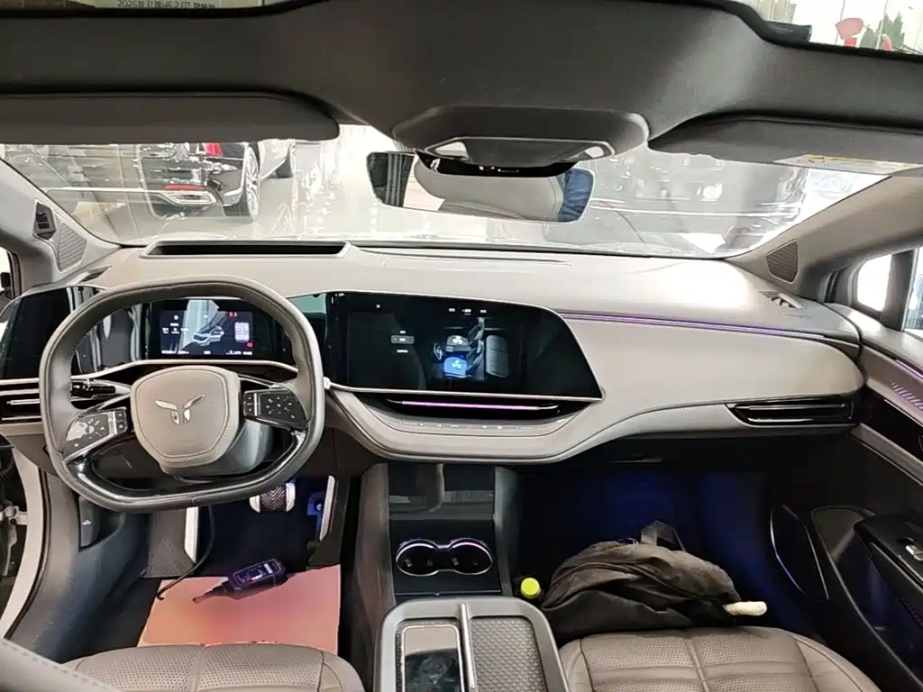 Hongqi Hongqi EH7 — миниатюра 10
