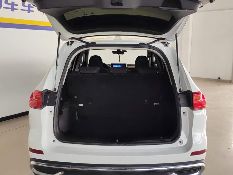 Haval Haval M6 1.5 л 2022 г. Белый, пробег 43500 км