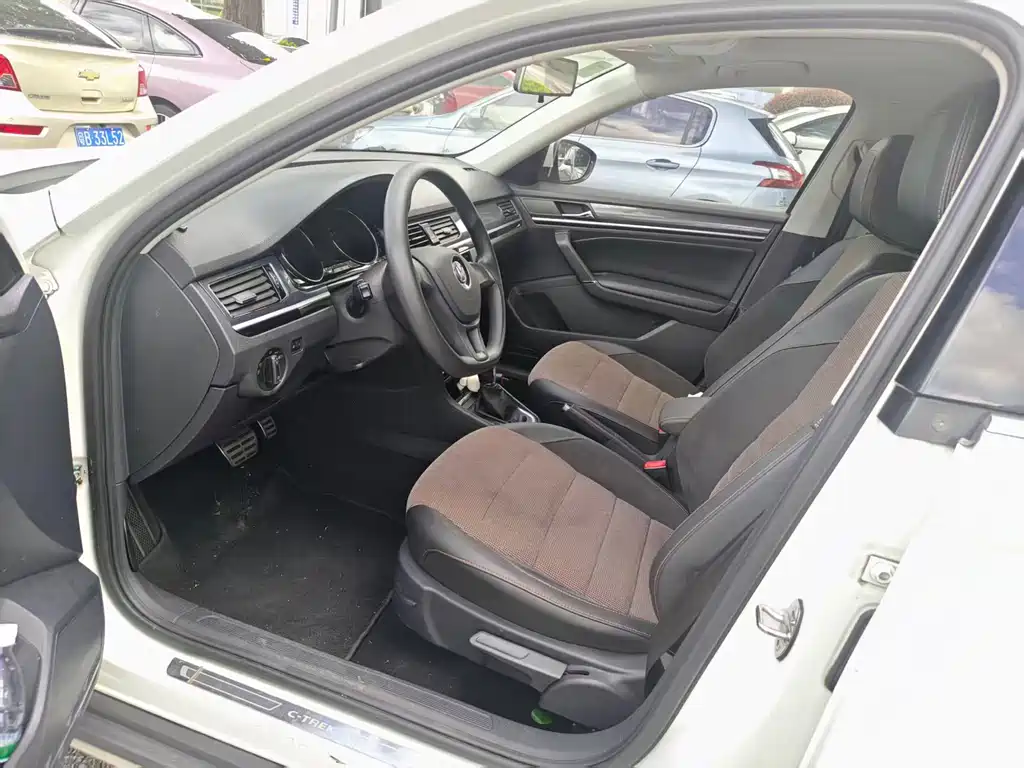 Volkswagen C-Trek 2017 1.6L AT Comfort