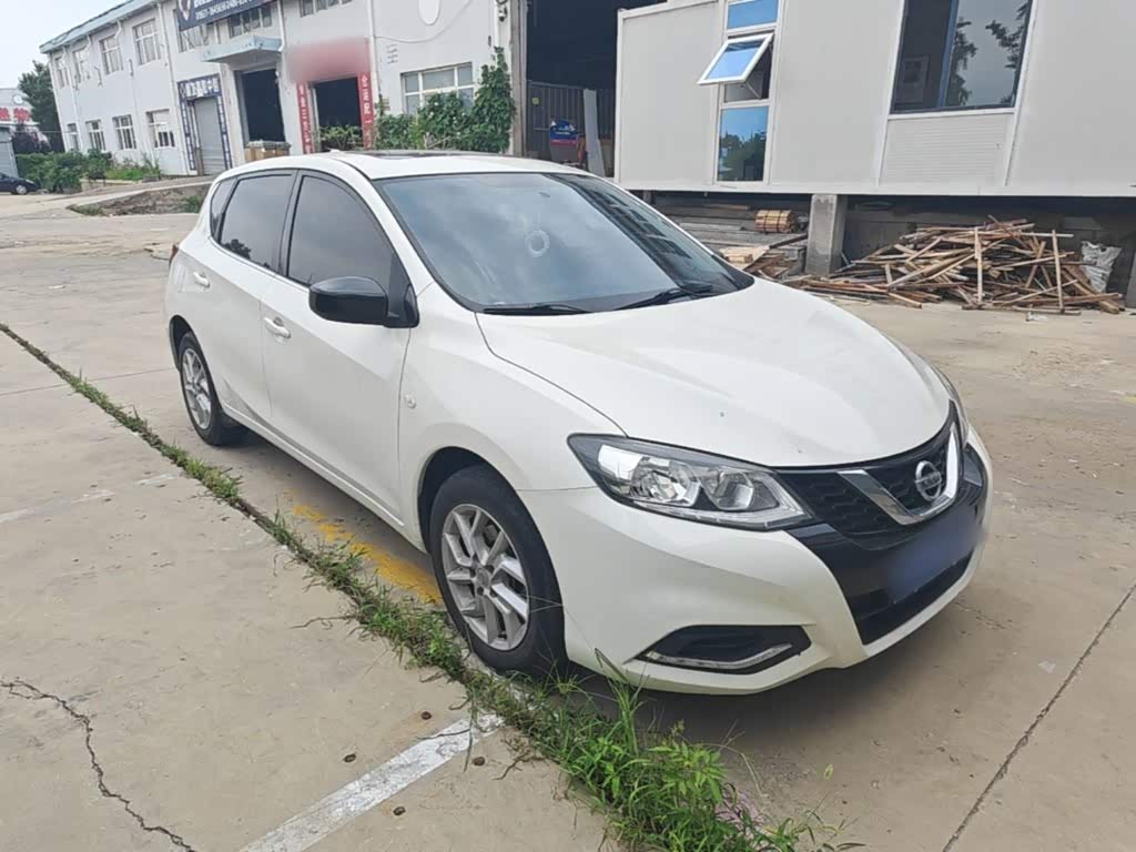Nissan Tiida 1.6 л 2022 г. Белый, пробег 34300 км