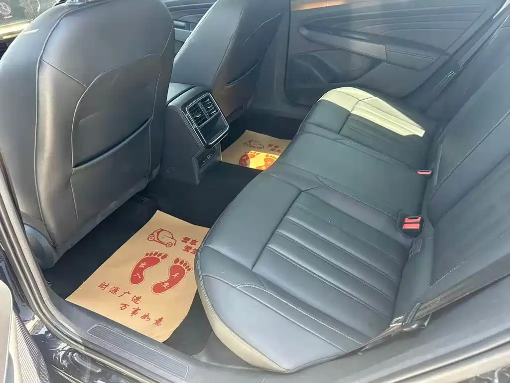 Volkswagen Passat 2021 280TSI