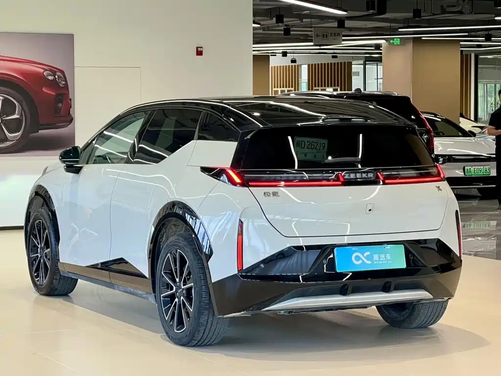 Zeekr X 2025 мест