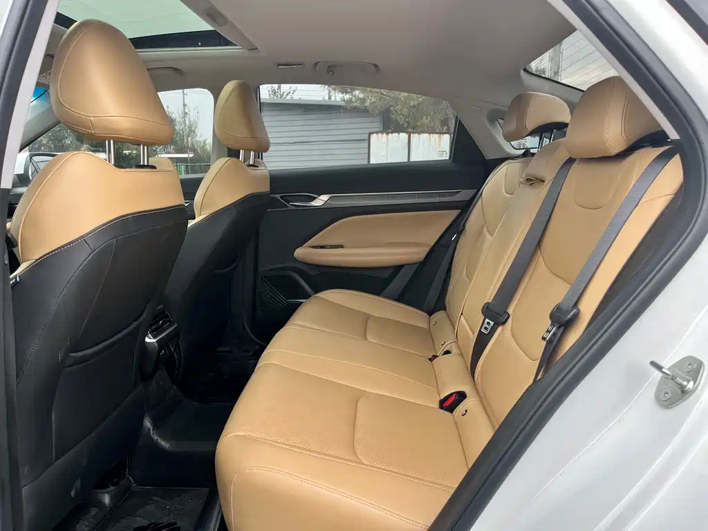 Geely L HiP — миниатюра 9