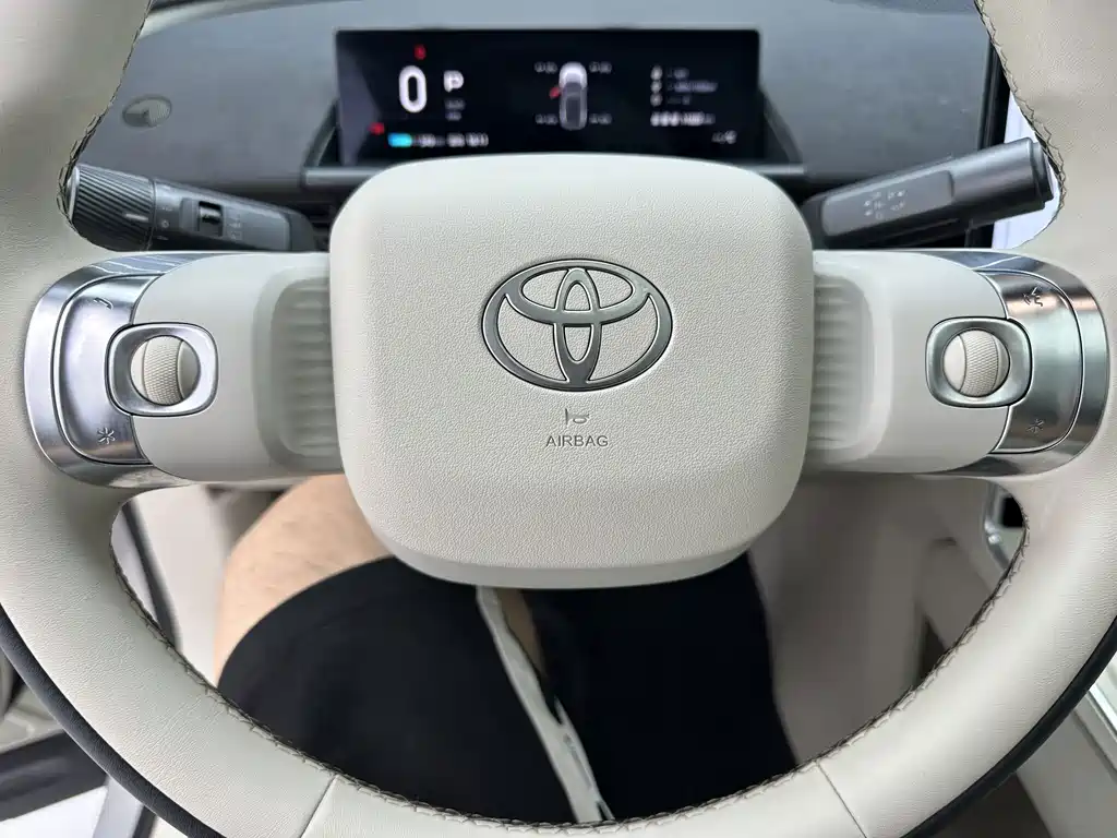 Toyota bZ3X - фото 15