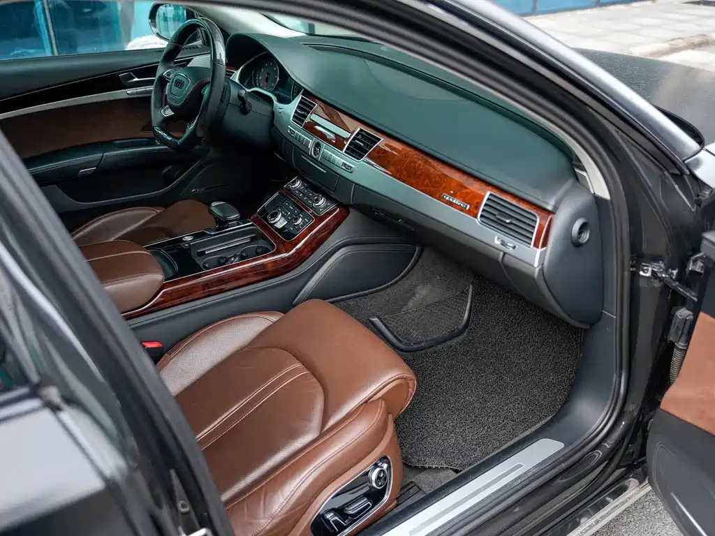 Audi A8 2011 A8L 3.0 TFSI quattro Luxury (245kW