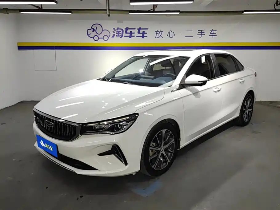 Geely Emgrand 2022