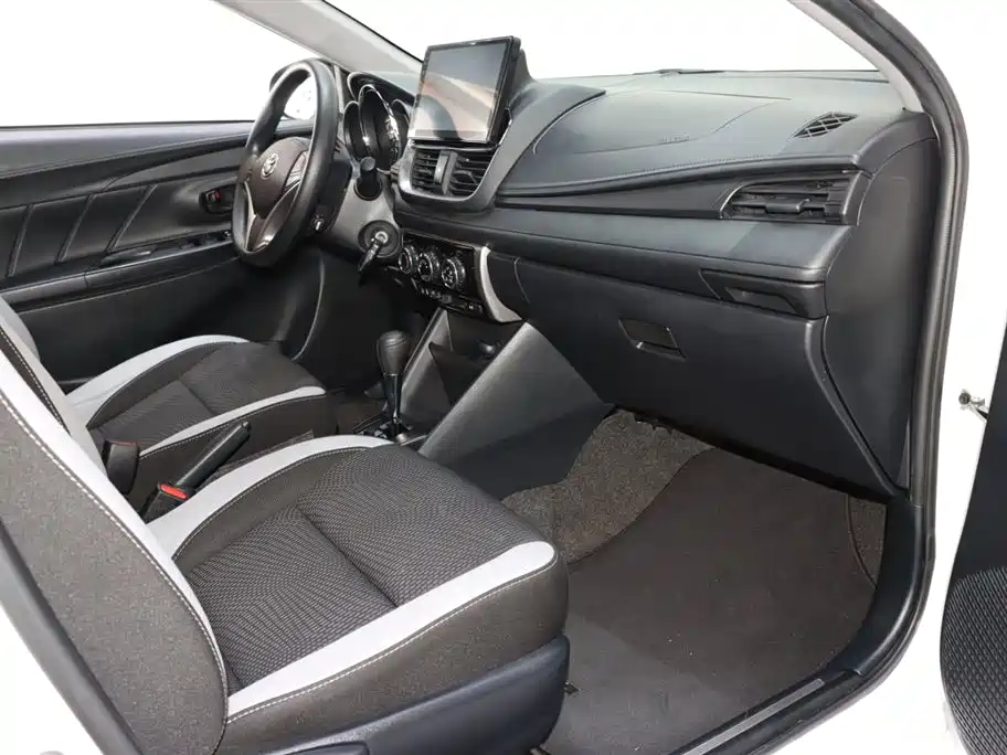 TOYOTA YARIS L ZHIXUAN