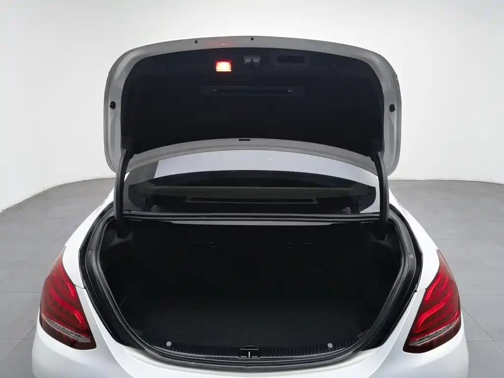 Mercedes-Benz C-Class — миниатюра 16