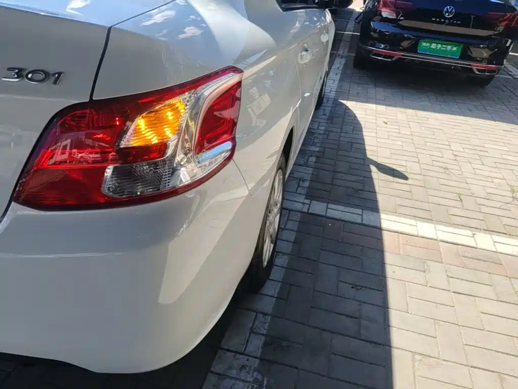 Peugeot 301 — миниатюра 8