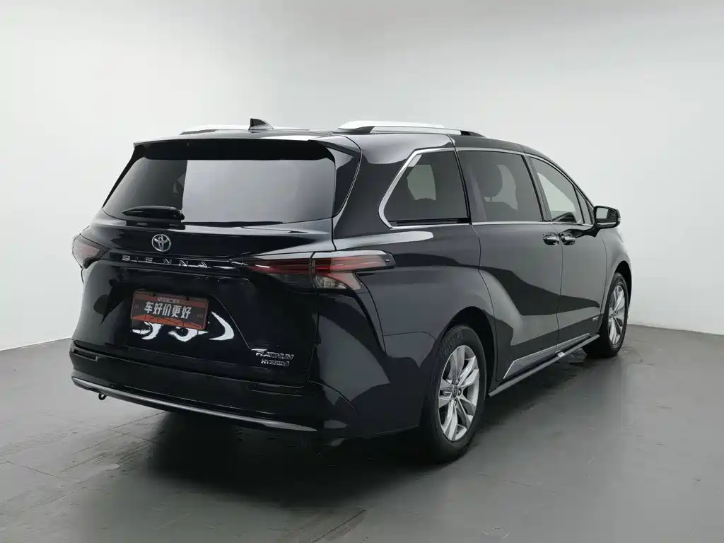 Toyota Sienna — миниатюра 2