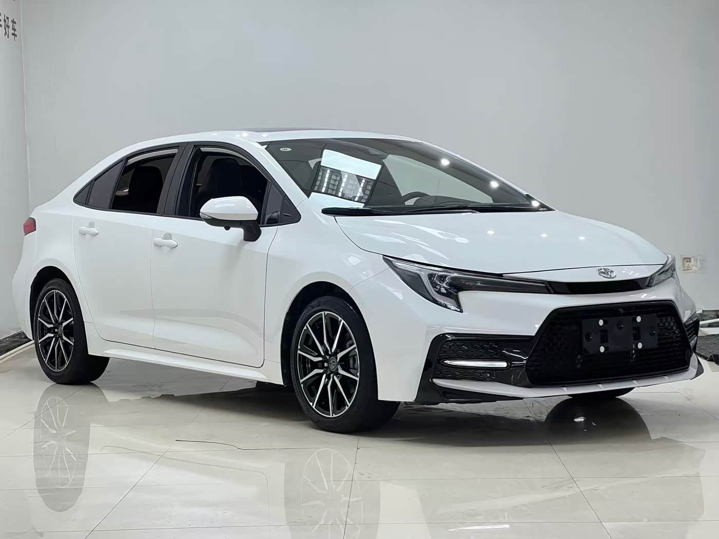 Toyota Levin 1.2 л 2023 г. Белый, пробег 15800 км