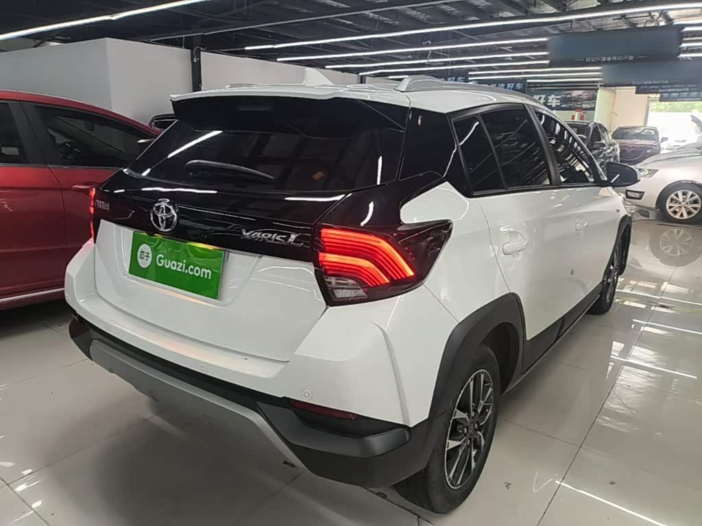 Toyota YARiS L Zhi Xuan 1.5 л 2023 г. Белый, пробег 28500 км