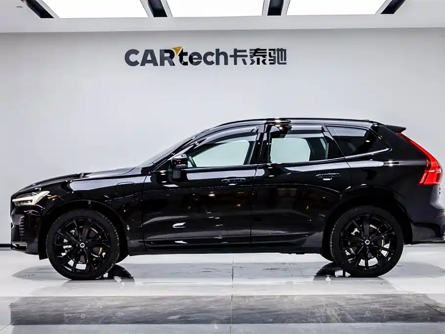 Volvo XC60 2024 T8