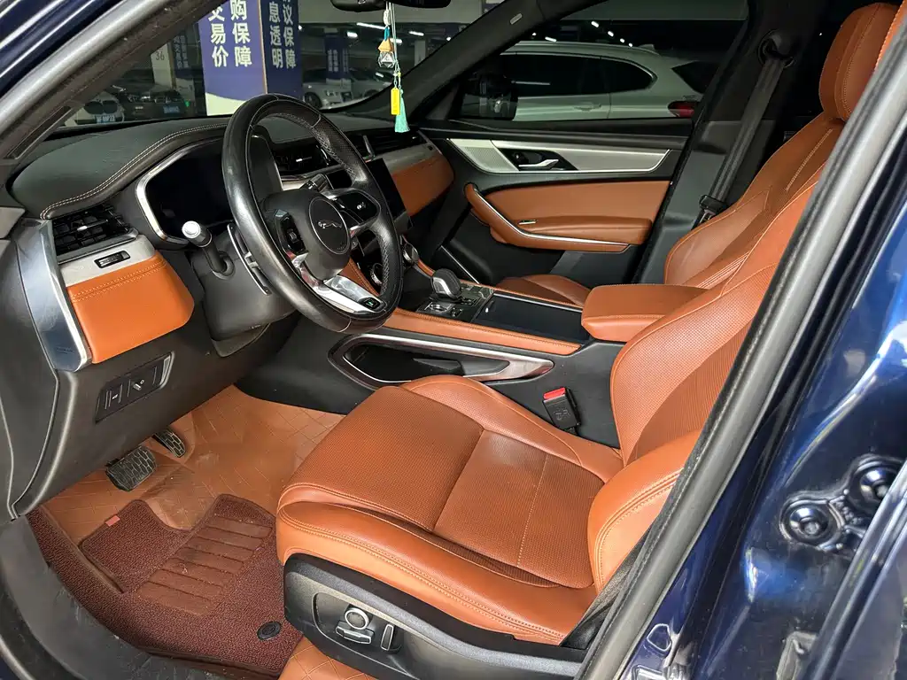 Jaguar F-PACE — миниатюра 7