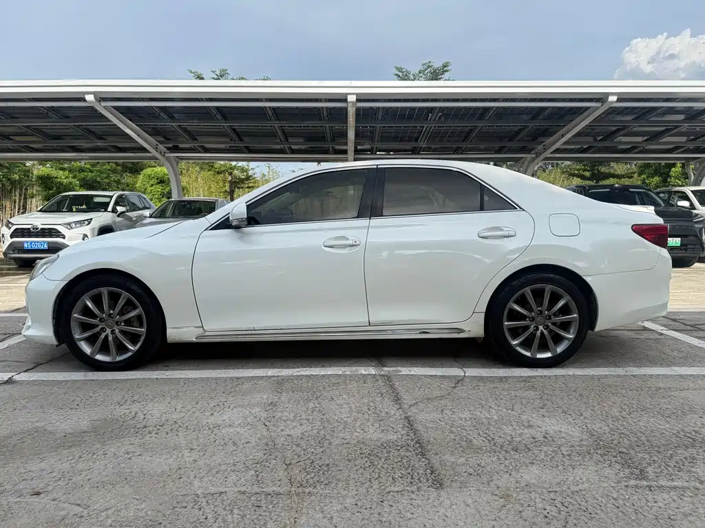 Toyota Reiz 2013 2.5V