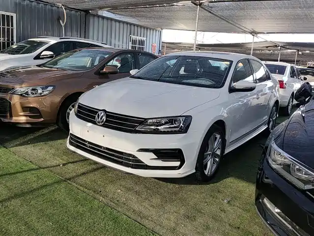 VOLKSWAGEN SAGITAR 2018