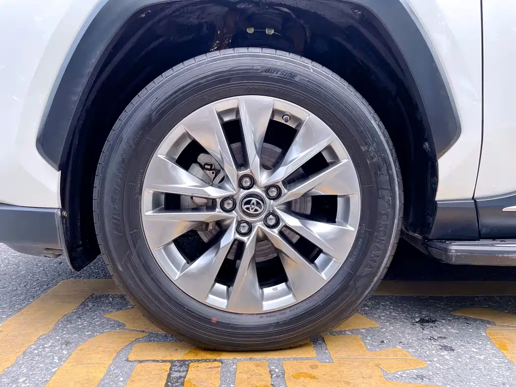 Toyota Wildlander 2020 2.5L E-CVT Luxury