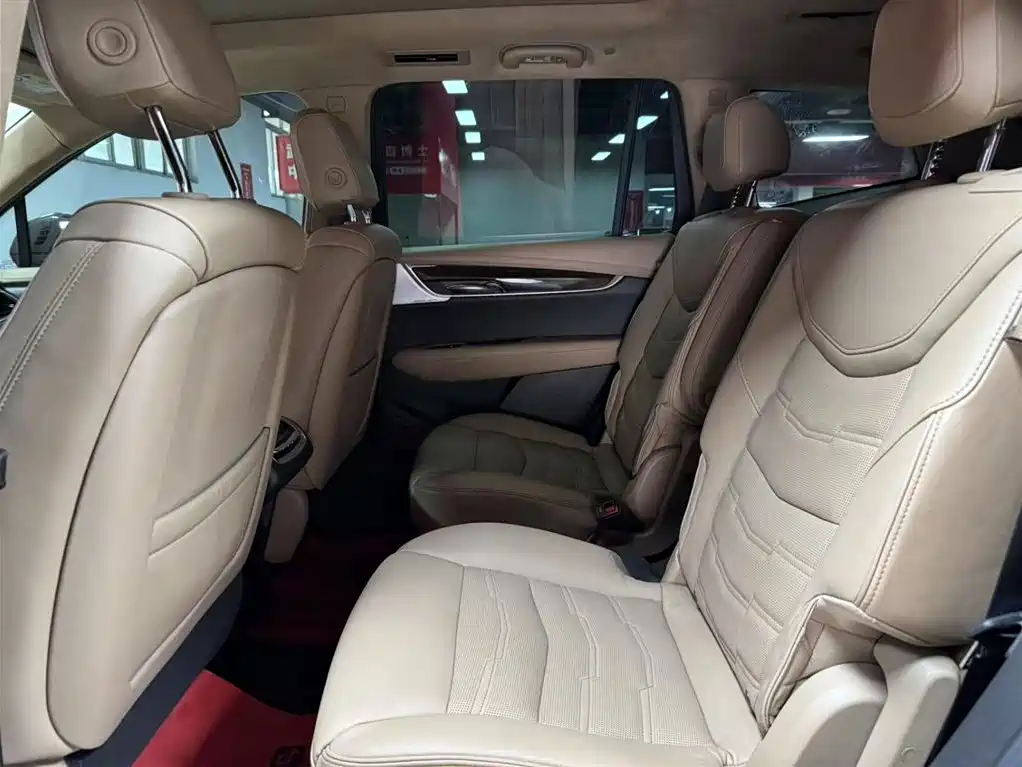 Cadillac XT6 2020 28T мест Sport