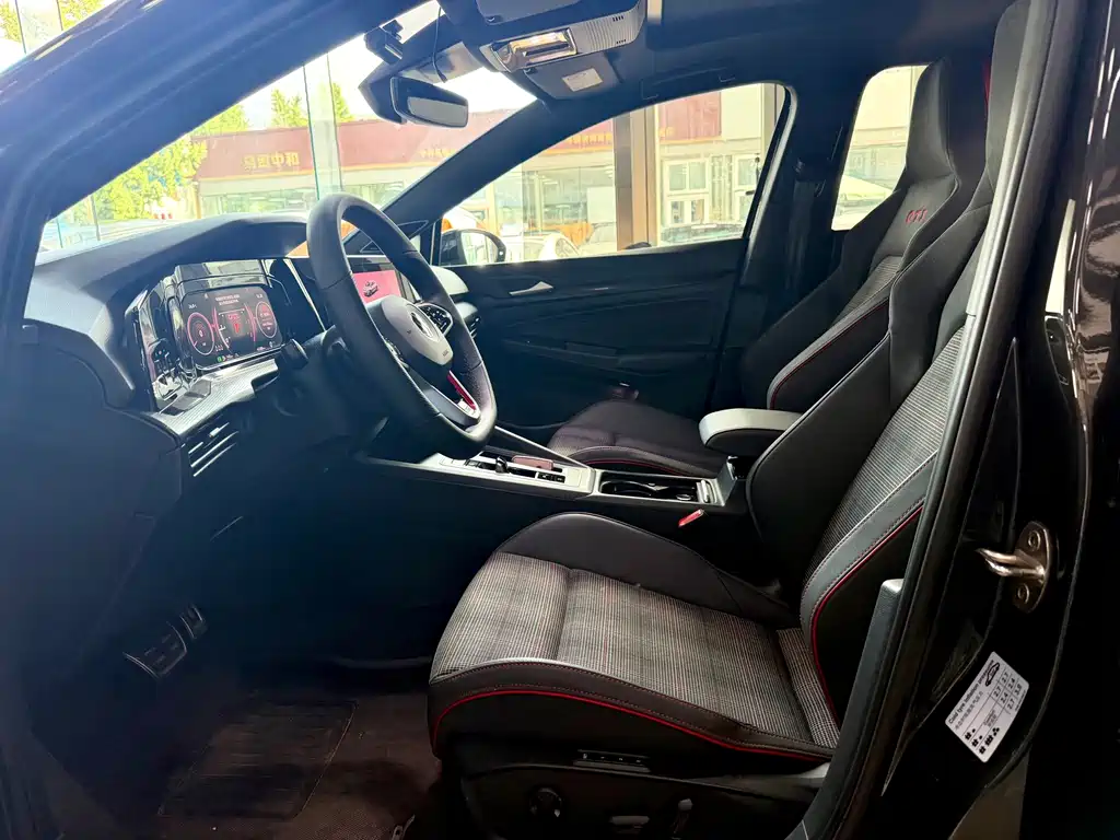Volkswagen Golf GTI — миниатюра 4