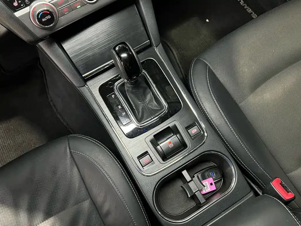 Subaru Outback 2.5i Luxury Navigation Edition, фото 15
