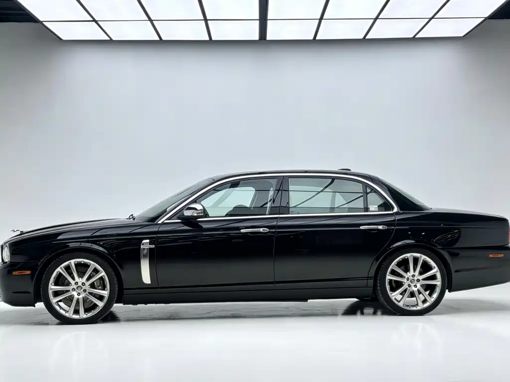 Jaguar XJ — миниатюра 3