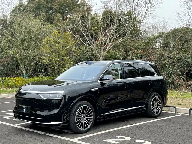 AITO ASK THE WORLD M8 2025