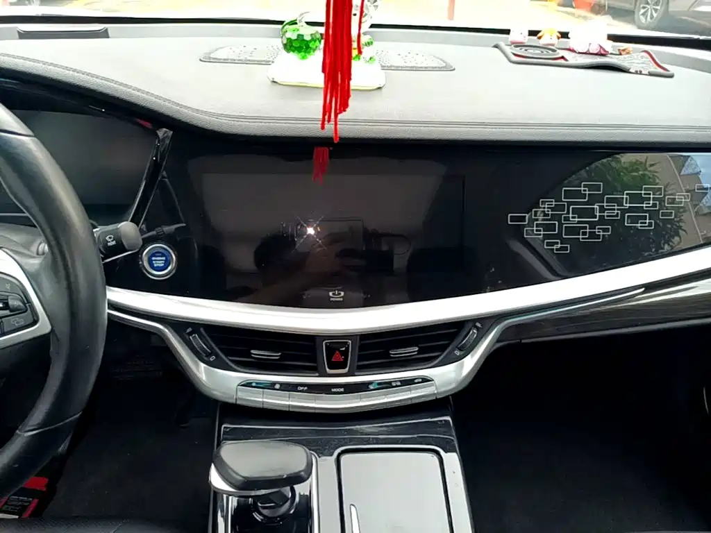 Geely Borui Hybrid — миниатюра 13