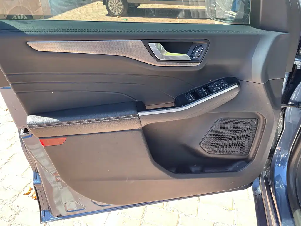 Ford Escape — миниатюра 13