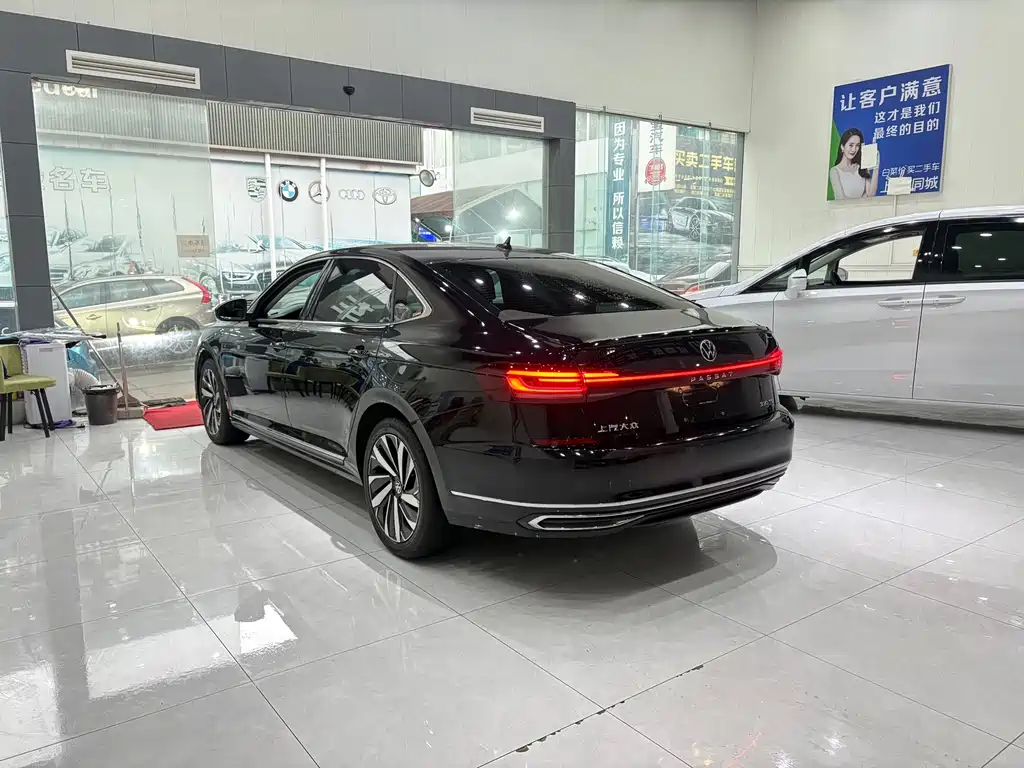 Volkswagen Passat 2023 330TSI Elite