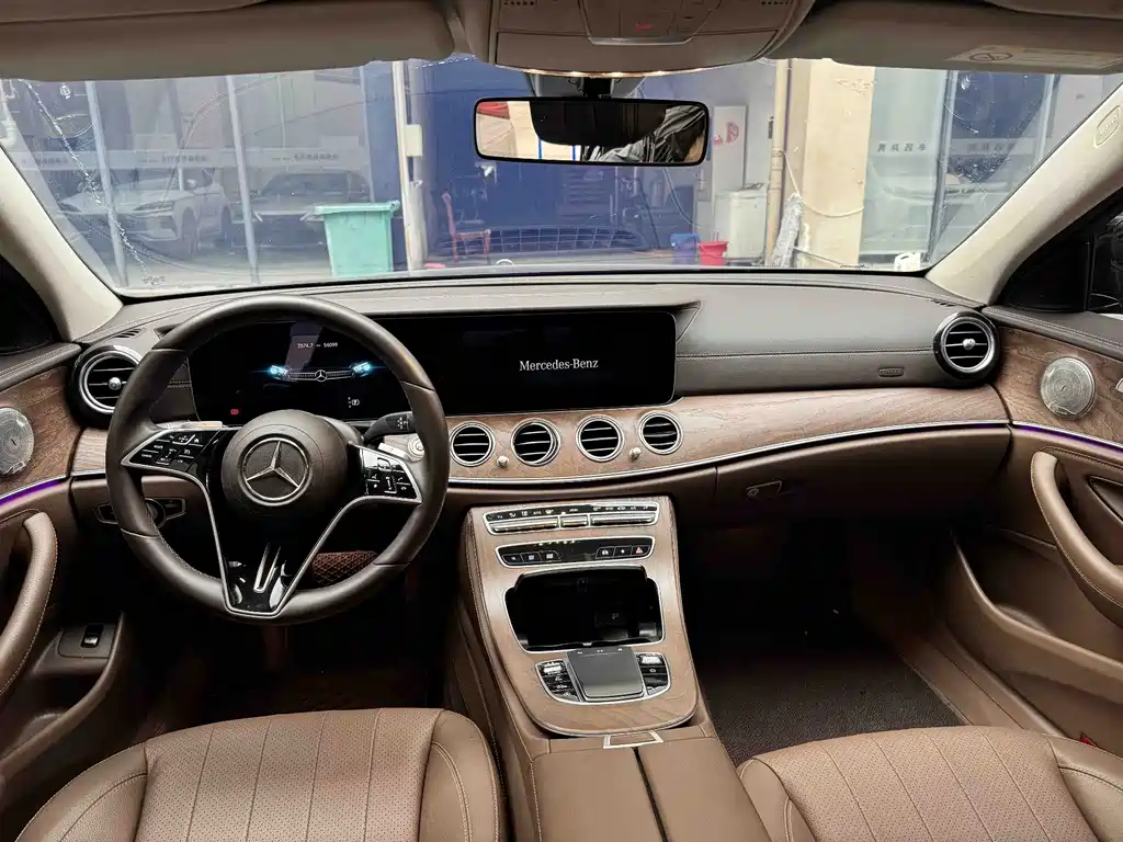Mercedes-Benz E-Class — миниатюра 7