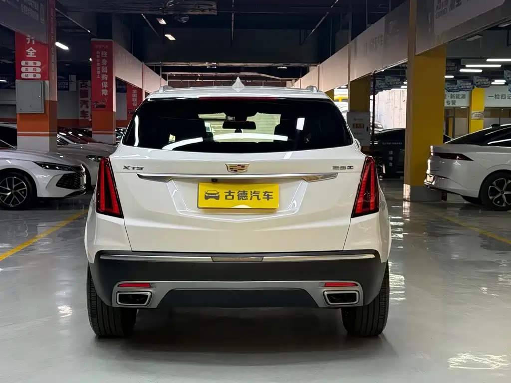 Cadillac XT5 2022 — фото 6