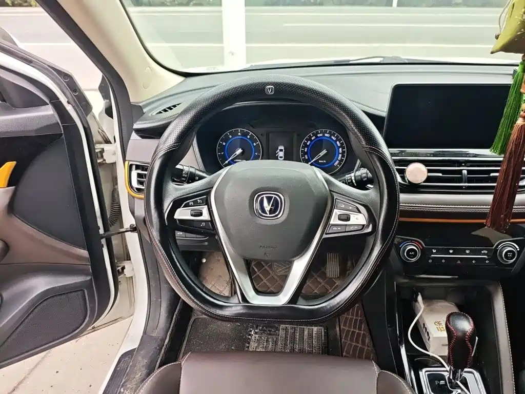 Changan Eado DT — миниатюра 3