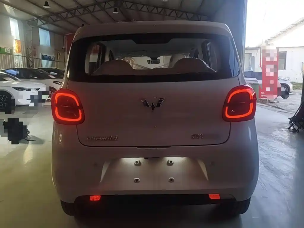 Wuling MINIEV — миниатюра 6