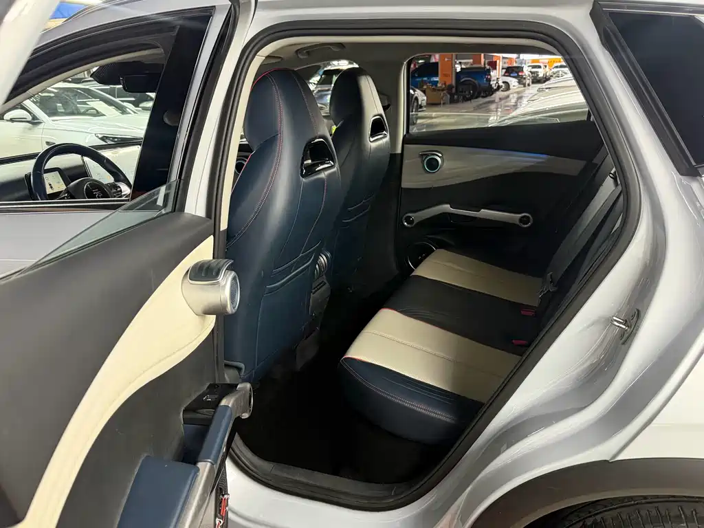 BYD Yuan Plus — миниатюра 8