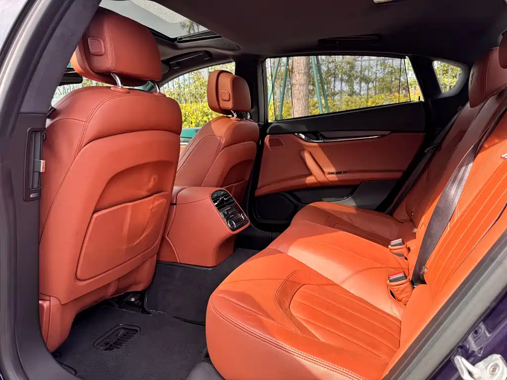 Maserati Quattroporte — миниатюра 6